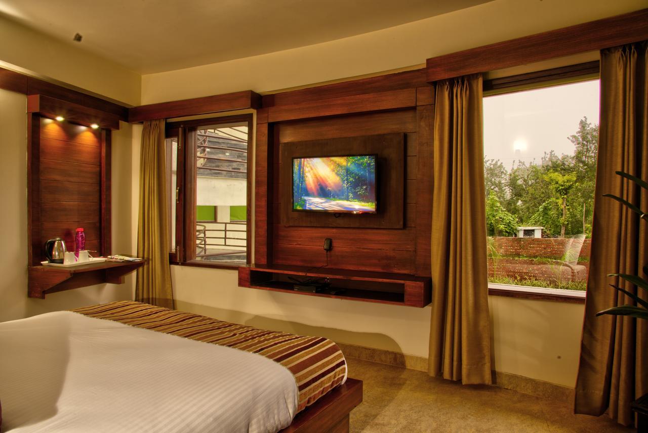 The Palm Resort-Luxuria Nainital Ngoại thất bức ảnh